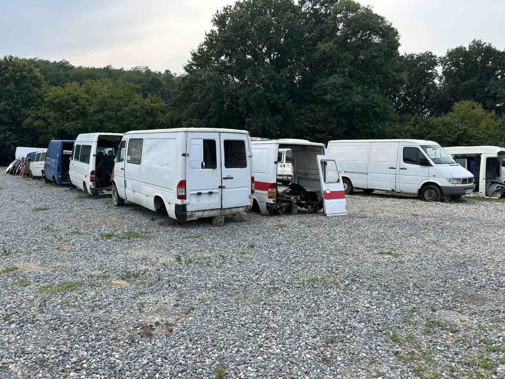 Asortiman delova za kombi vozila